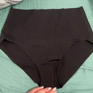 NWT high wasted black panty underwear with no show panty line from H&M size M